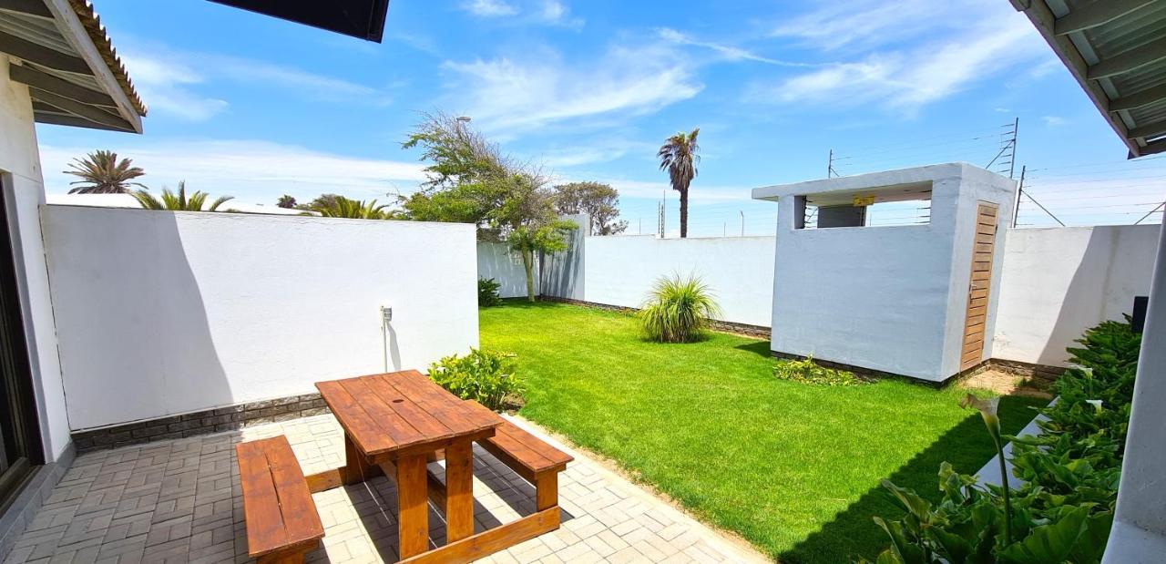 Tiende Laan Bed & Breakfast And Self-Catering Walvis Bay Luaran gambar